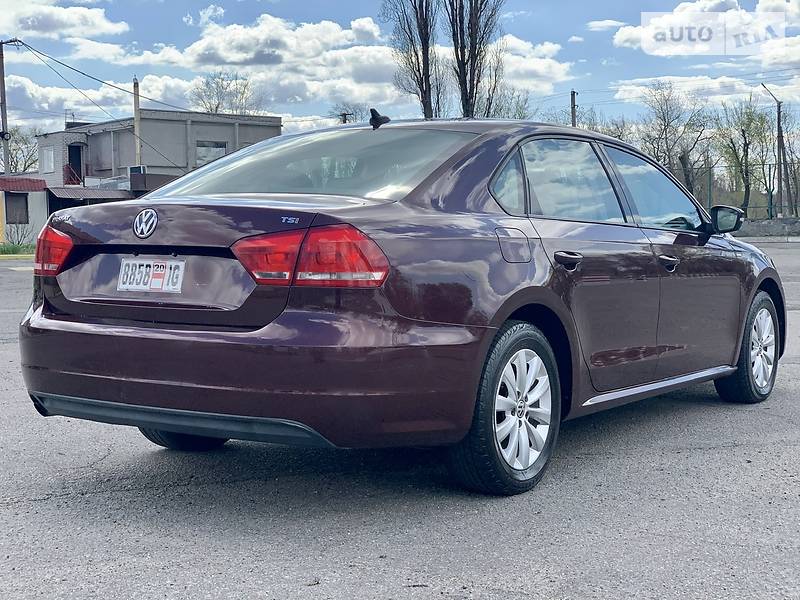 Седан Volkswagen Passat 2014 в Горішніх Плавнях