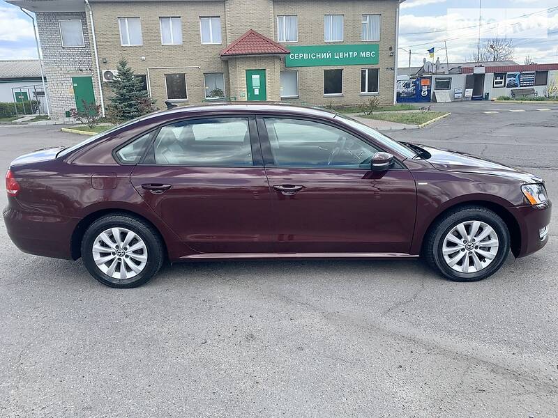 Седан Volkswagen Passat 2014 в Горішніх Плавнях