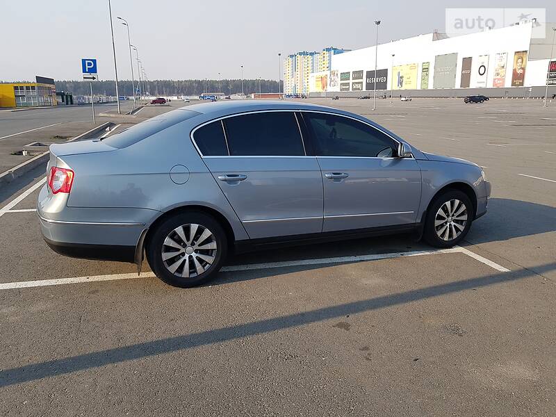 Седан Volkswagen Passat 2010 в Києві