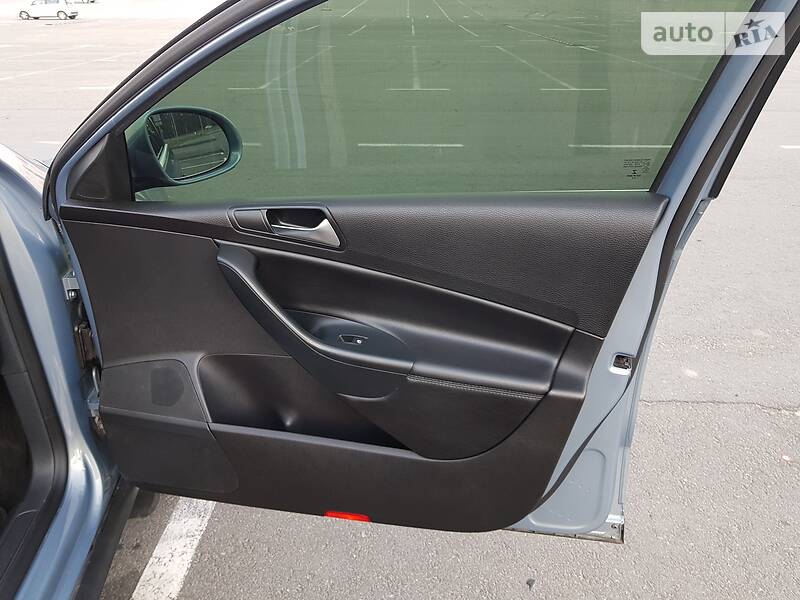 Седан Volkswagen Passat 2010 в Києві