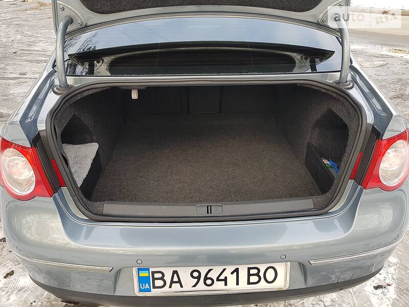 Седан Volkswagen Passat 2010 в Києві