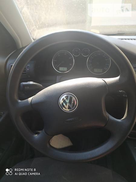 Універсал Volkswagen Passat 2002 в Березному