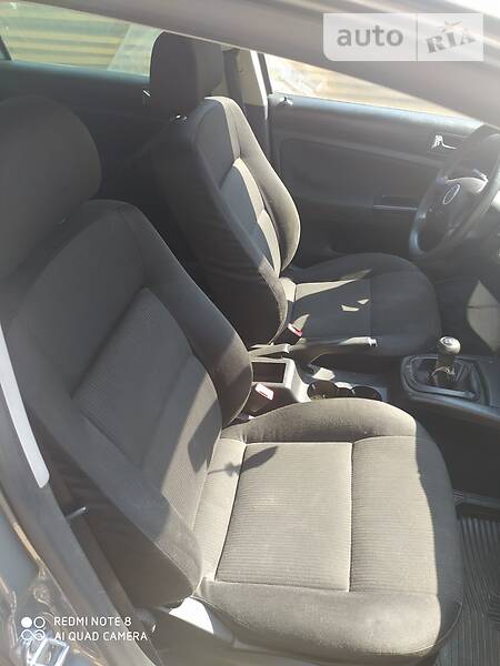 Універсал Volkswagen Passat 2002 в Березному