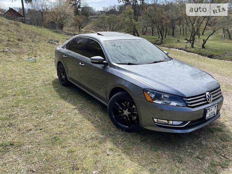 Седан Volkswagen Passat 2014 в Житомирі
