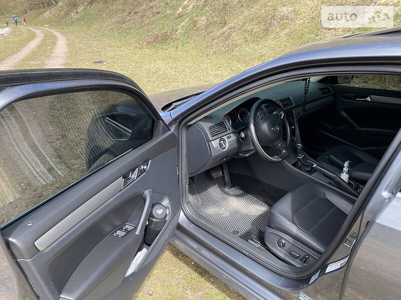 Седан Volkswagen Passat 2014 в Житомирі