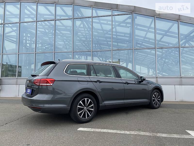 Універсал Volkswagen Passat 2016 в Києві