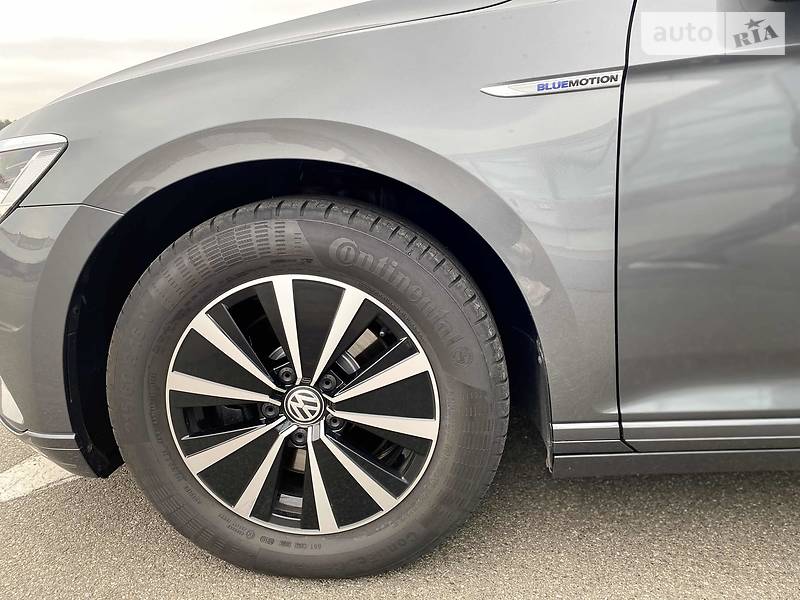 Універсал Volkswagen Passat 2016 в Києві