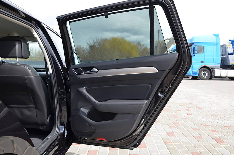 Універсал Volkswagen Passat 2015 в Луцьку
