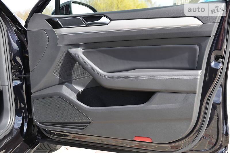 Універсал Volkswagen Passat 2015 в Луцьку