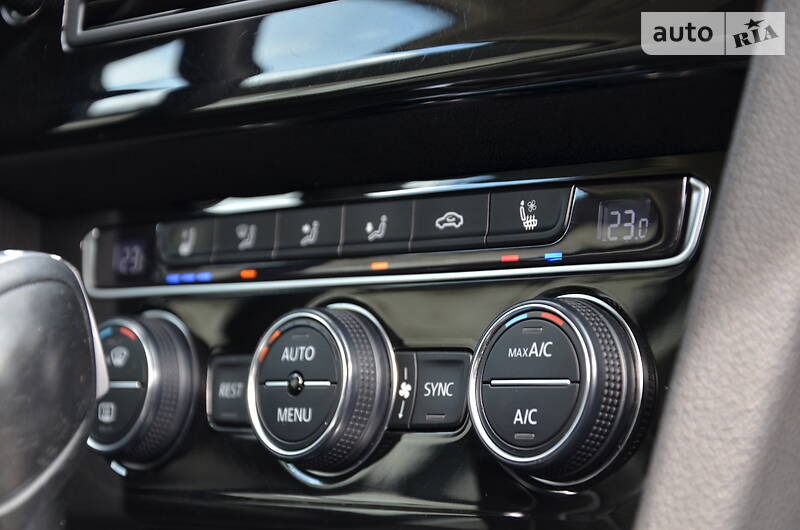 Універсал Volkswagen Passat 2015 в Луцьку