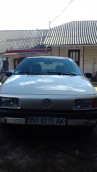 Седан Volkswagen Passat 1989 в Тернополі