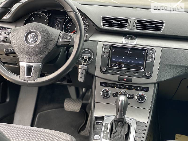 Універсал Volkswagen Passat 2012 в Рівному