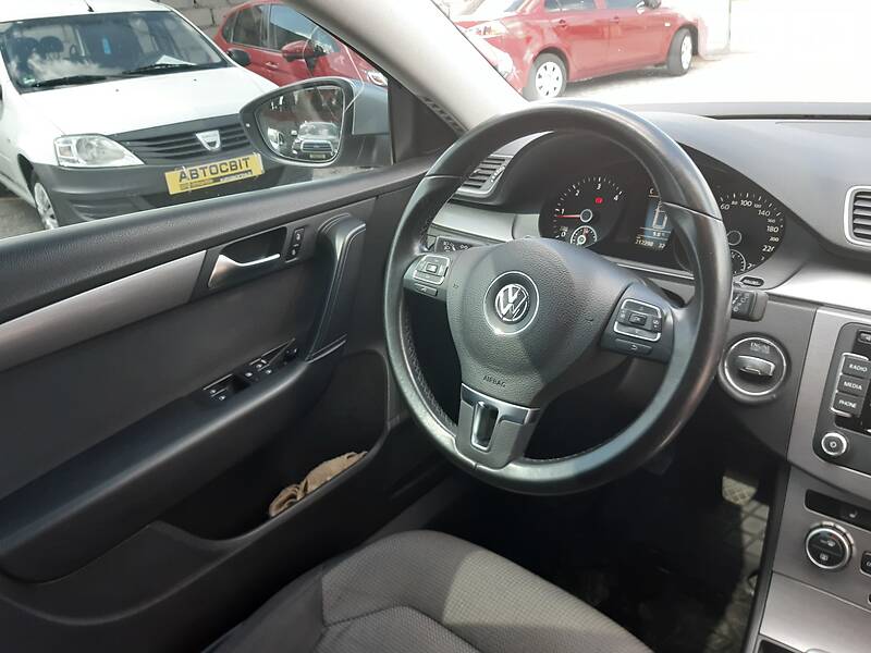 Універсал Volkswagen Passat 2014 в Кропивницькому