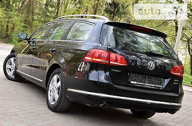 Універсал Volkswagen Passat 2011 в 