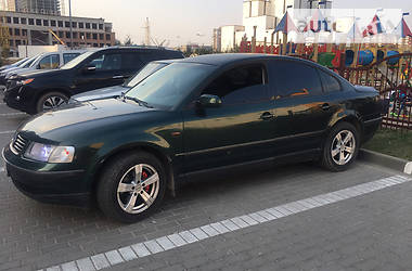 Седан Volkswagen Passat 1998 в 