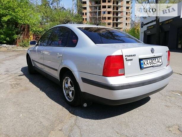 Седан Volkswagen Passat 1999 в Киеве