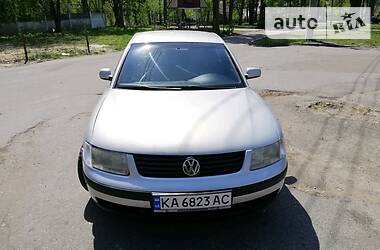 Седан Volkswagen Passat 1999 в 