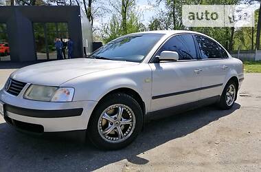 Седан Volkswagen Passat 1999 в 