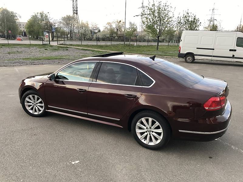 Седан Volkswagen Passat 2012 в Киеве