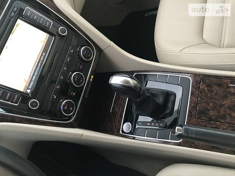 Седан Volkswagen Passat 2012 в Киеве