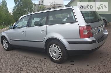 Універсал Volkswagen Passat 2000 в 