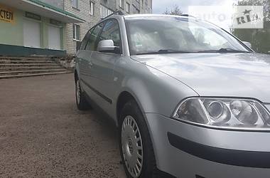 Універсал Volkswagen Passat 2000 в 