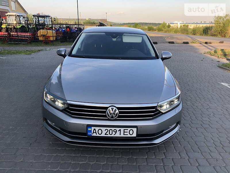 Седан Volkswagen Passat 2015 в Мукачевому