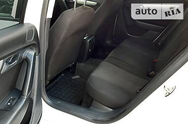 Універсал Volkswagen Passat 2011 в 