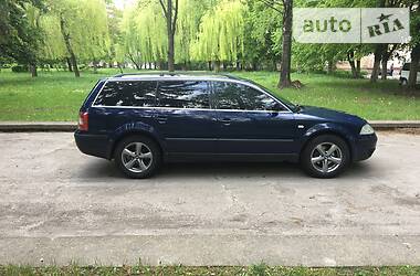 Універсал Volkswagen Passat 2001 в 