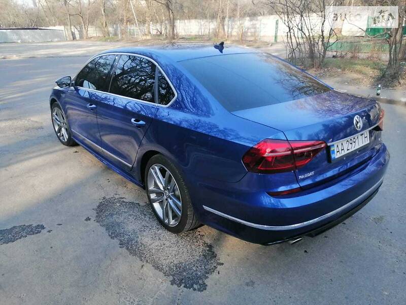 Седан Volkswagen Passat 2016 в Києві