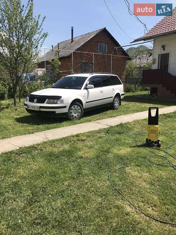 Универсал Volkswagen Passat 1999 в Тячеве