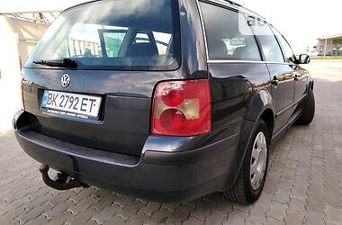 Универсал Volkswagen Passat 2002 в Сарнах