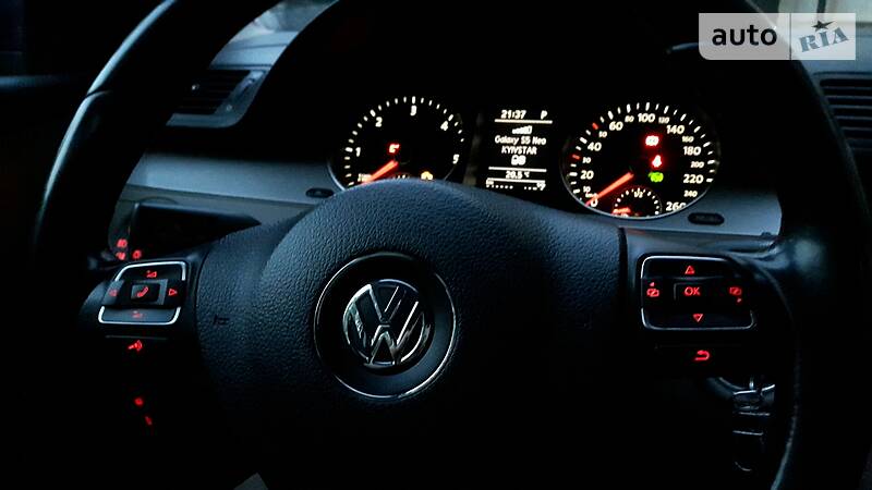 Універсал Volkswagen Passat 2010 в Львові