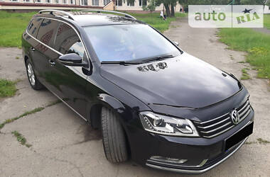 Універсал Volkswagen Passat 2012 в 