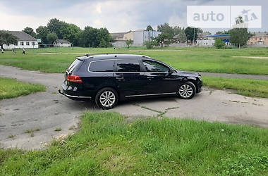 Універсал Volkswagen Passat 2012 в 