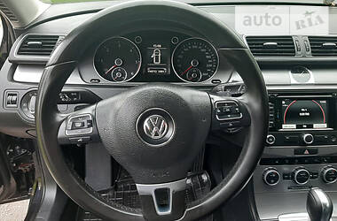 Універсал Volkswagen Passat 2012 в 