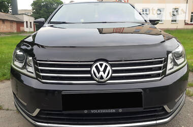Універсал Volkswagen Passat 2012 в 