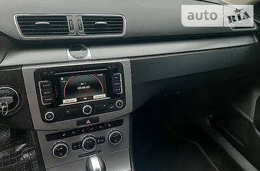 Універсал Volkswagen Passat 2012 в 