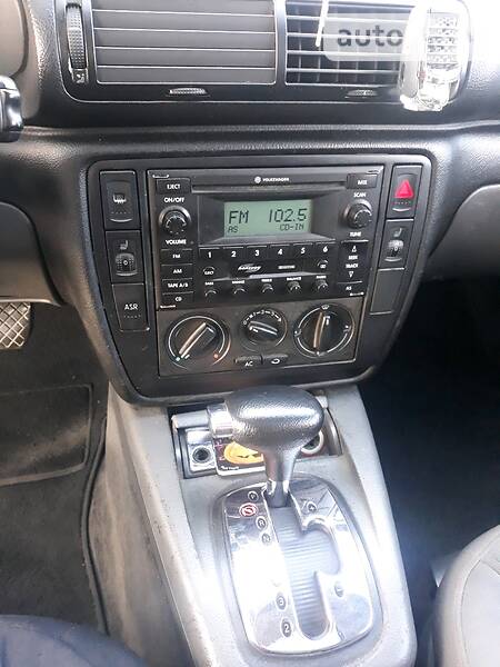 Седан Volkswagen Passat 2004 в Гостомелі