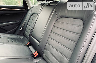 Седан Volkswagen Passat 2015 в 