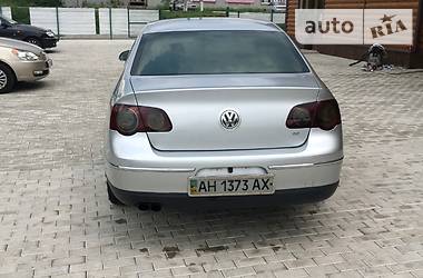 Седан Volkswagen Passat 2006 в Покровске