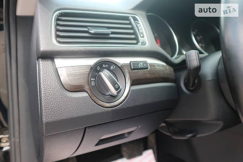 Седан Volkswagen Passat 2016 в Харкові