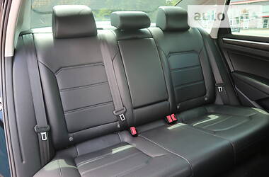 Седан Volkswagen Passat 2016 в 