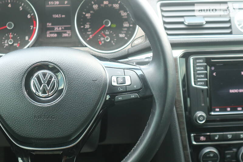 Седан Volkswagen Passat 2016 в Харькове