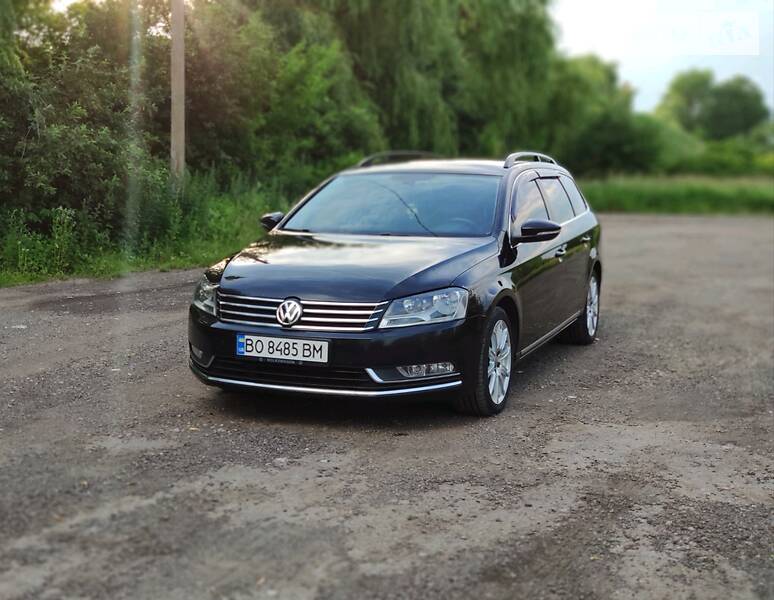 Універсал Volkswagen Passat 2012 в Тернополі