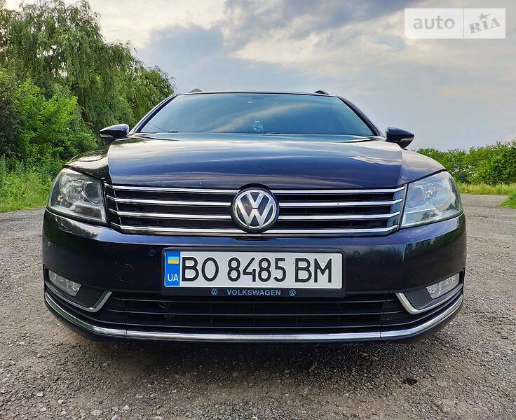 Універсал Volkswagen Passat 2012 в Тернополі