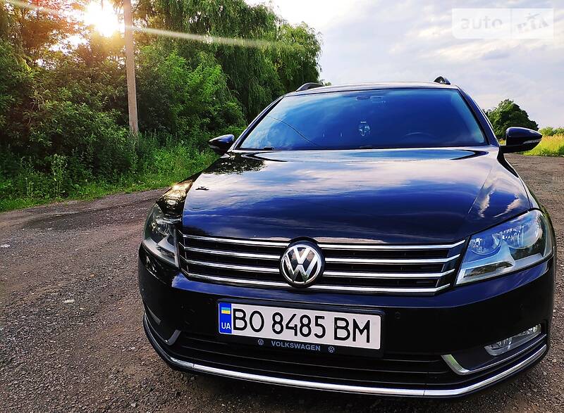 Універсал Volkswagen Passat 2012 в Тернополі
