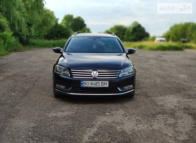 Універсал Volkswagen Passat 2012 в Тернополі