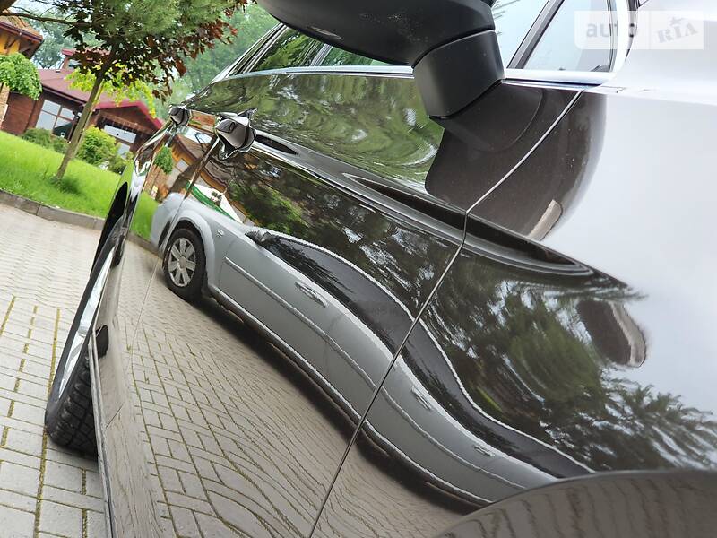 Універсал Volkswagen Passat 2015 в Дрогобичі