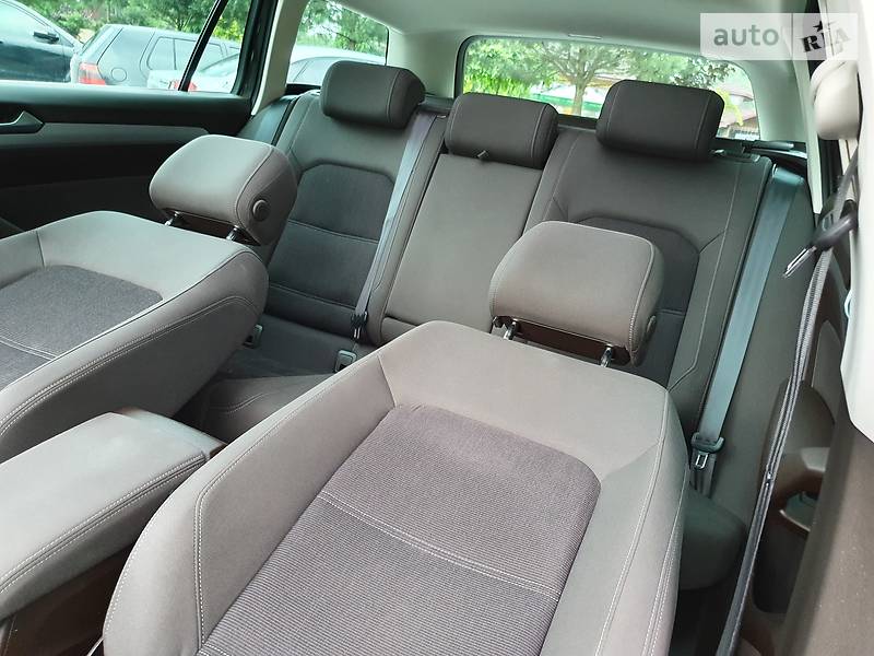 Універсал Volkswagen Passat 2015 в Дрогобичі